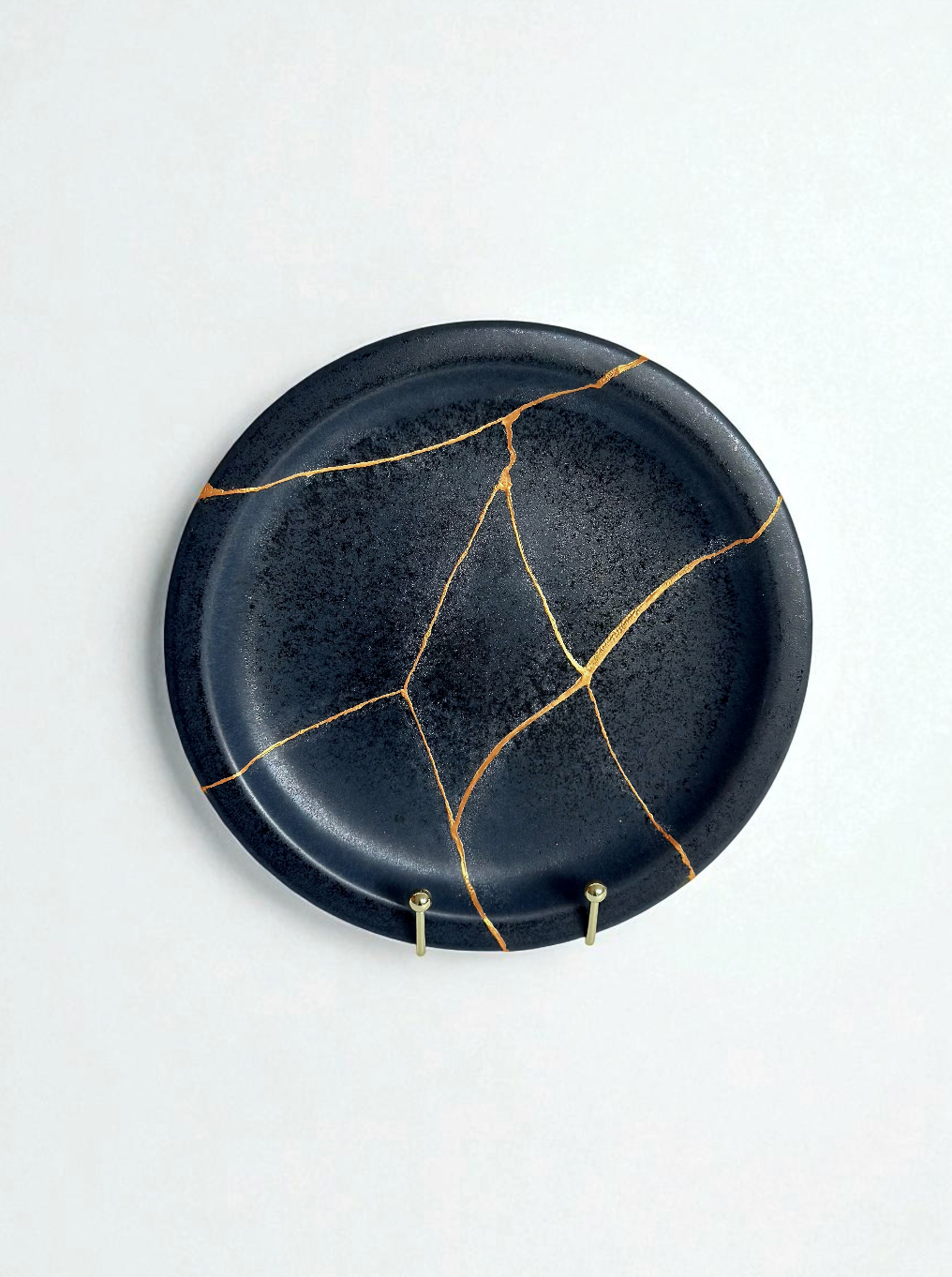 Prato Restaurado com Kintsugi